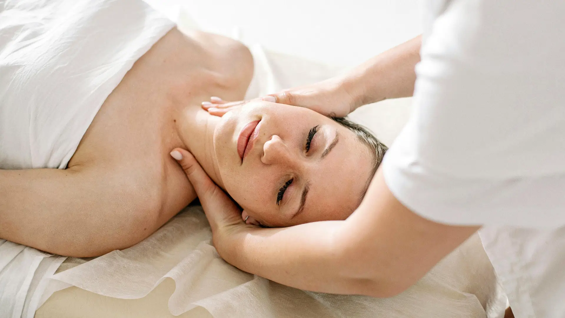 Relaxing massage therapy promoting stress relief and full-body relaxation – Wellness clinic in New Westminster, BC