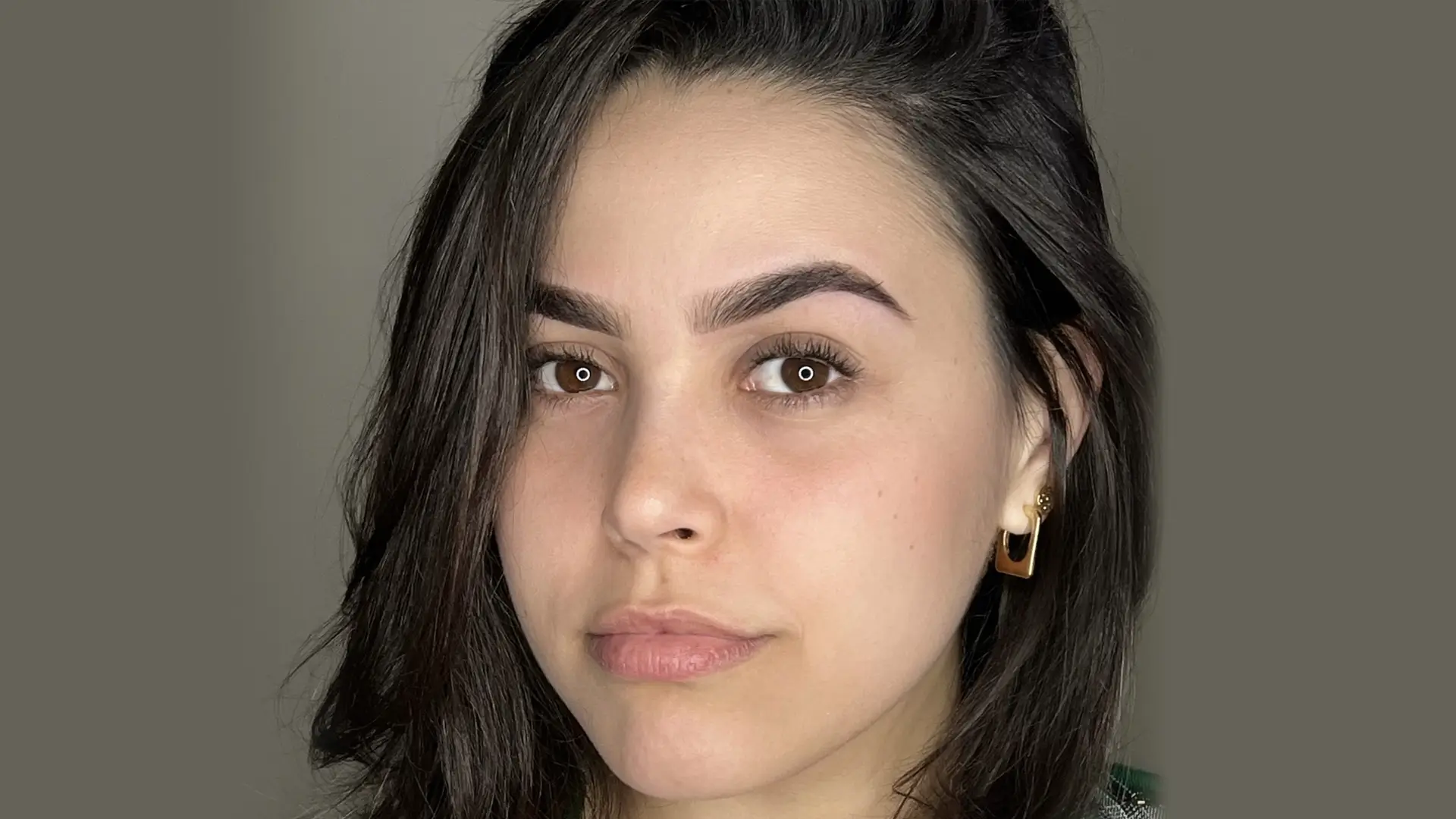 Professional brow tinting treatment for enhanced eyebrow definition – Beauty & Wellness studio in New Westminster, BC